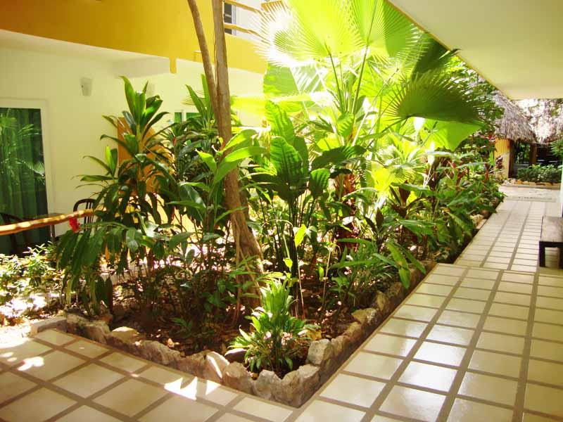 Chablis Hotel