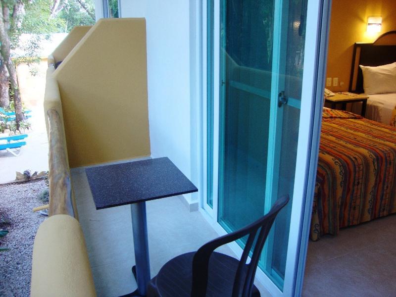 Chablis Hotel