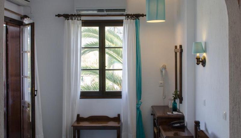 Elli Hotel