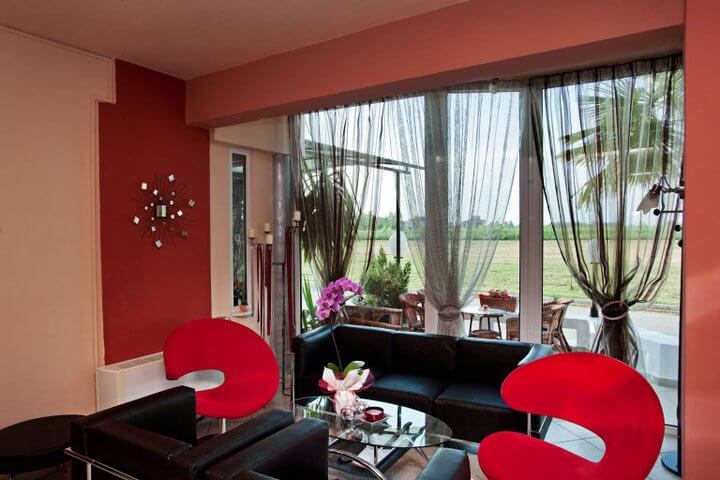 Kouros Hotel