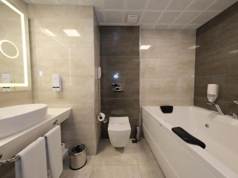 Best Western Plus Khan Hotel