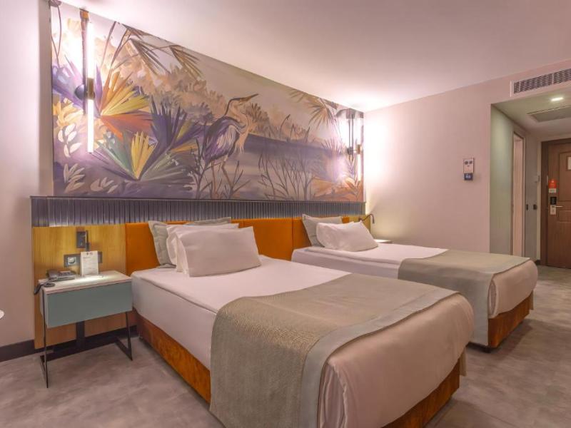 Best Western Plus Khan Hotel