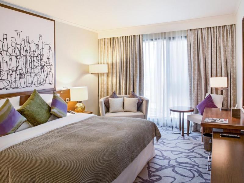 Pullman Dubai Creek City Centre Hotel