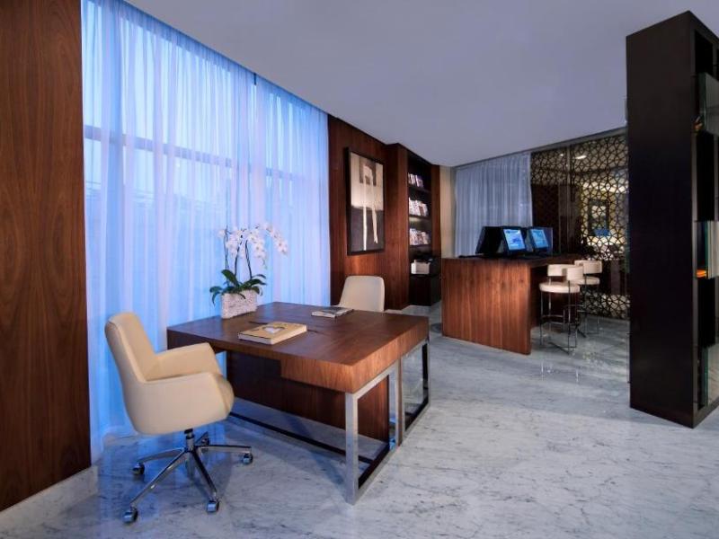 Pullman Dubai Creek City Centre Hotel