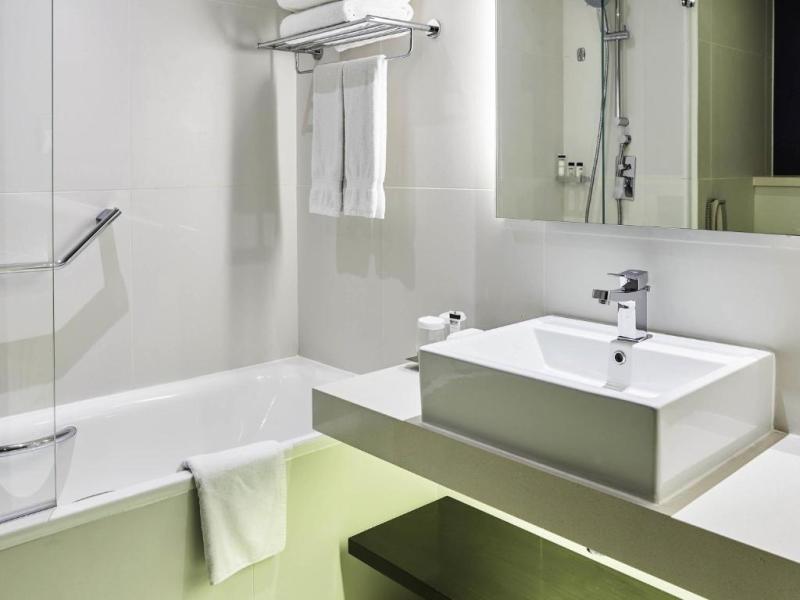 Pullman Dubai Creek City Centre Hotel