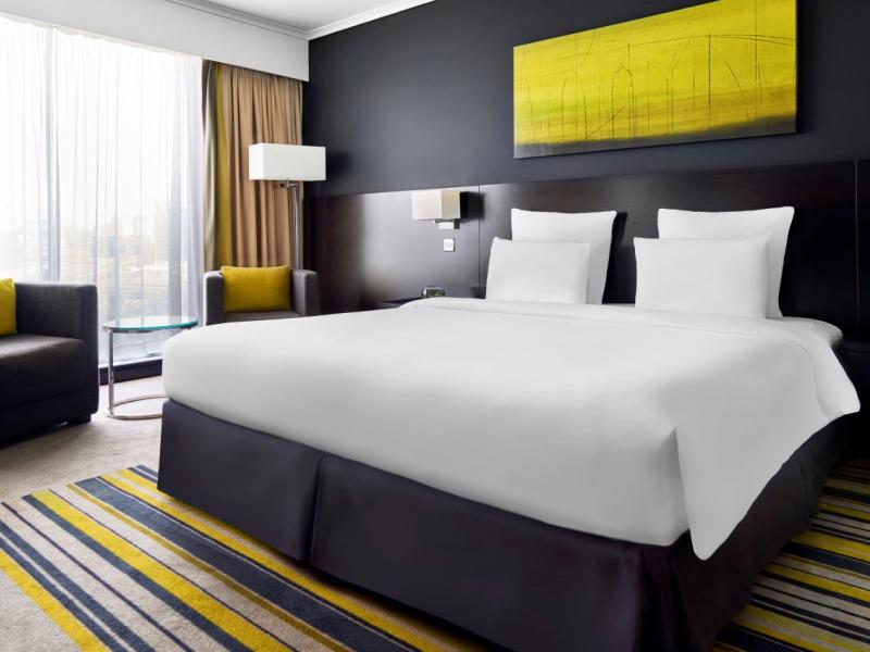 Pullman Dubai Creek City Centre Hotel