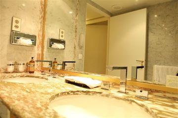 Golden Tulip Royal Garden Champs Elysees