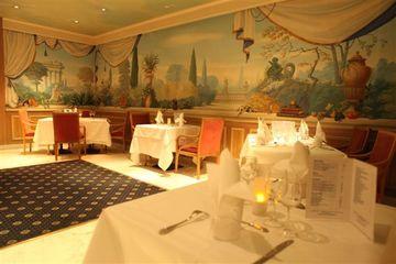 Golden Tulip Royal Garden Champs Elysees