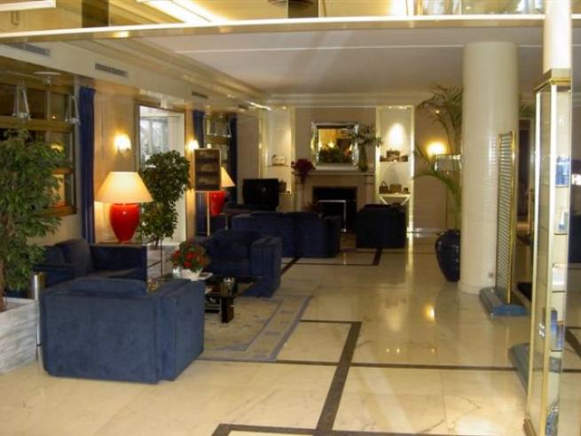 Golden Tulip Royal Garden Champs Elysees