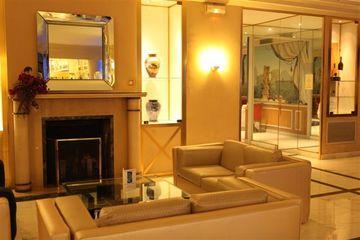 Golden Tulip Royal Garden Champs Elysees