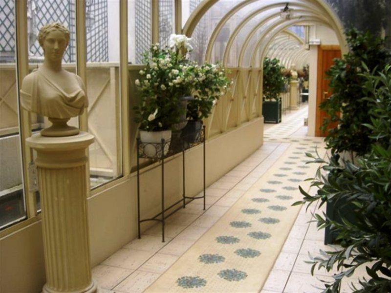 Golden Tulip Royal Garden Champs Elysees