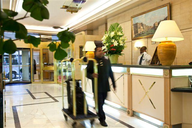 Golden Tulip Royal Garden Champs Elysees
