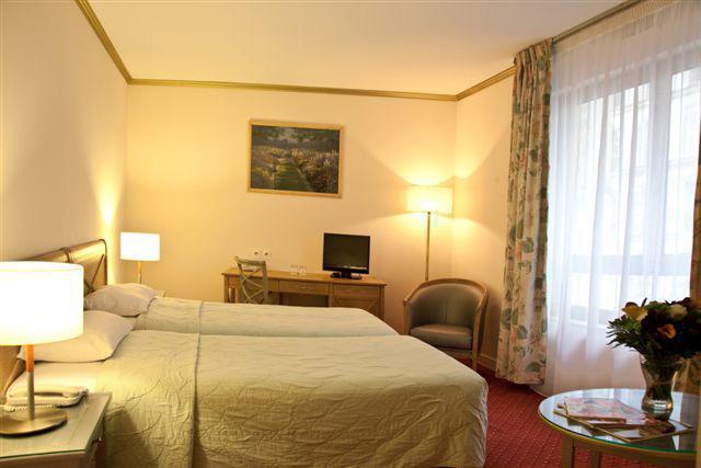 Golden Tulip Royal Garden Champs Elysees