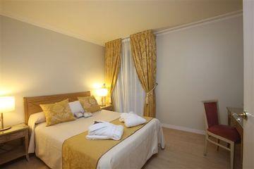 Golden Tulip Royal Garden Champs Elysees