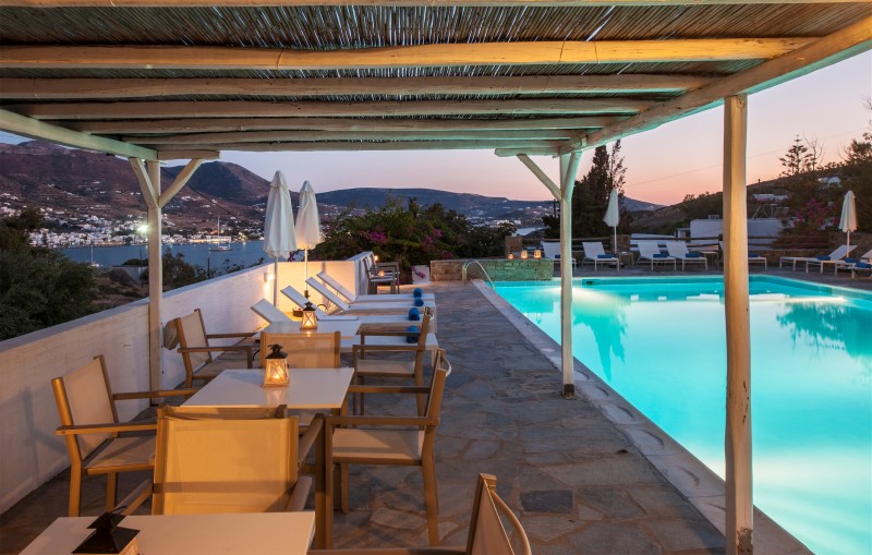 Akrotiri Hotel
