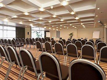 Mercure Paris Massy Gare TGV