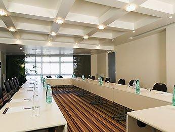 Mercure Paris Massy Gare TGV