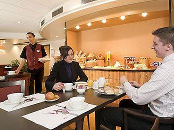 Mercure Paris Massy Gare TGV