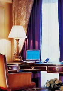 Renaissance Paris La Defense Hotel