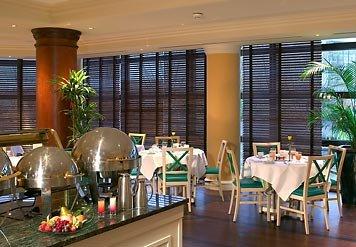 Renaissance Paris La Defense Hotel
