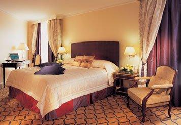 Renaissance Paris La Defense Hotel