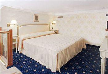 Golden Tulip Cannes Hotel de Paris