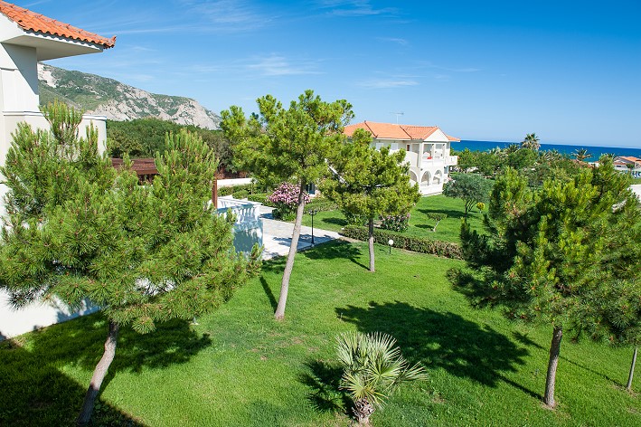 Kalamaki Beach Hotel