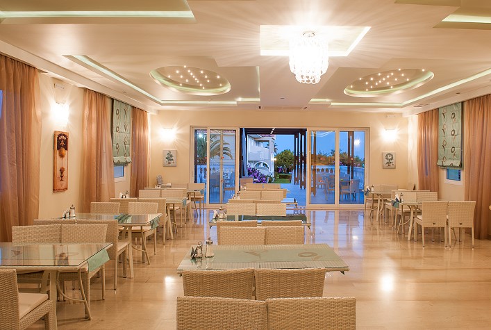 Kalamaki Beach Hotel