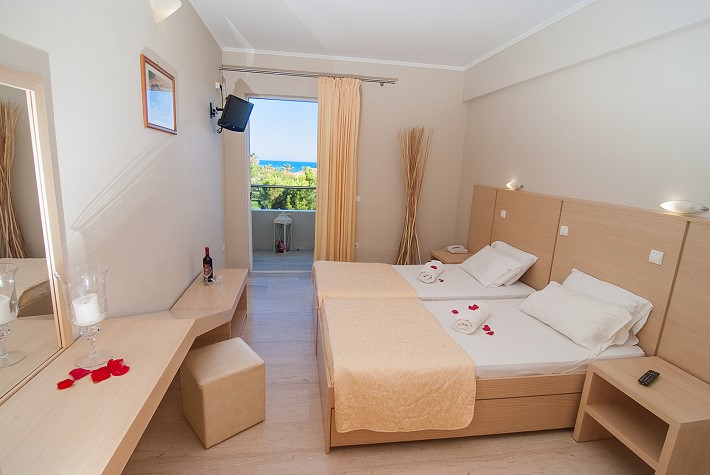 Kalamaki Beach Hotel