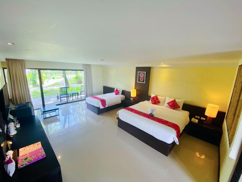 Palm Galleria Resort