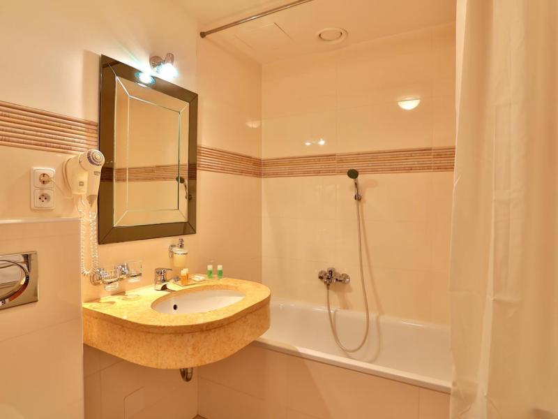 Ariston & Ariston Patio