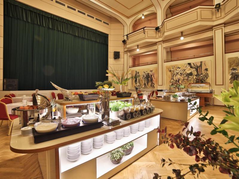 Ariston & Ariston Patio