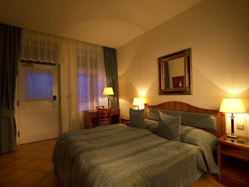 Ariston & Ariston Patio