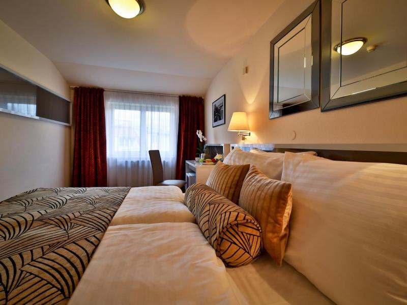 Ariston & Ariston Patio