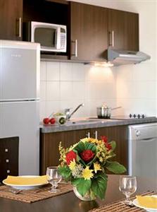 Park & Suites Village Montevrain