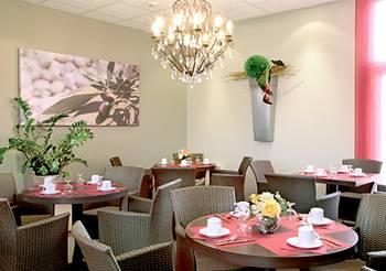 Park & Suites Village Montevrain