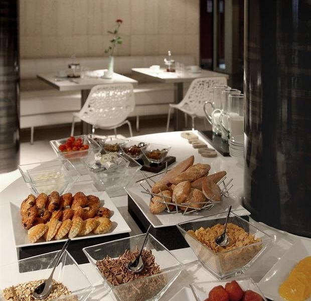 Hotel Banke Opera Autograph Collection