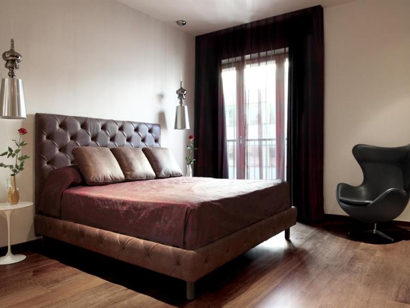 Hotel Banke Opera Autograph Collection