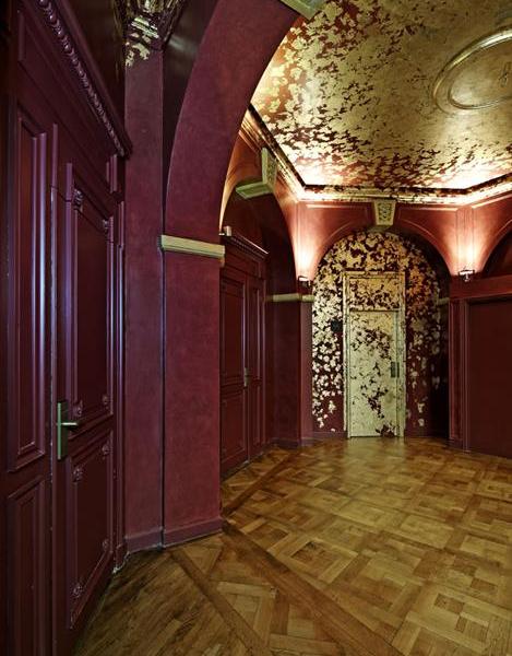 Hotel Banke Opera Autograph Collection