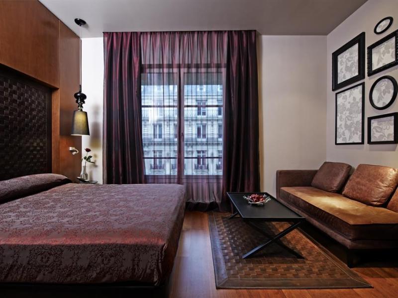 Hotel Banke Opera Autograph Collection