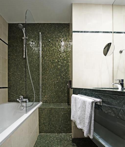 Hotel Banke Opera Autograph Collection