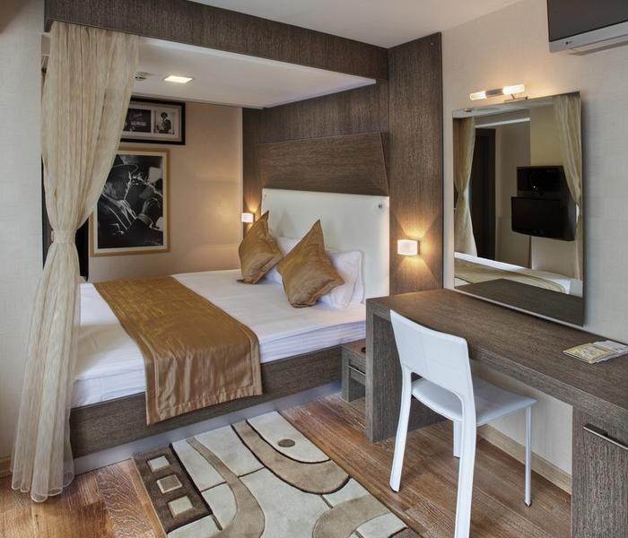 Jazz Hotel