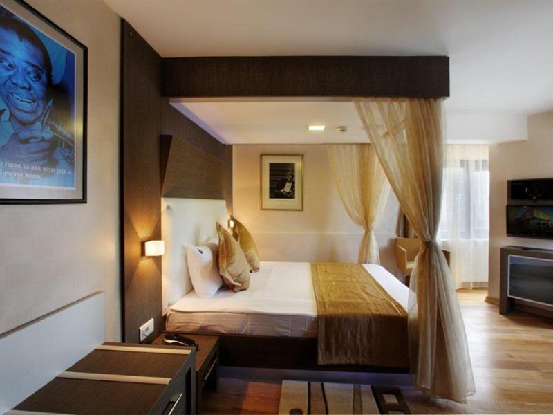 Jazz Hotel