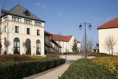 Hotel Campanile Val de France