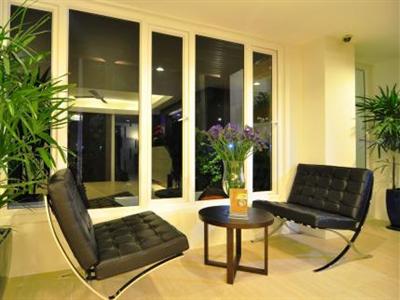 OYO 241 Ratana Hotel Sakdidet