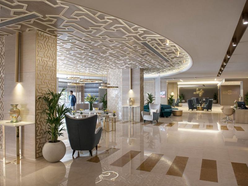 Two Seasons Hotel & Apartments