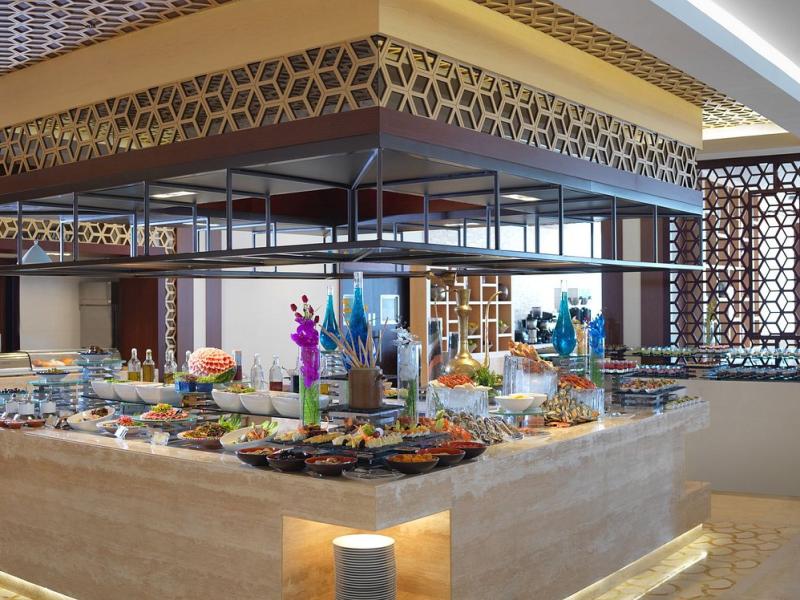 Two Seasons Hotel & Apartments