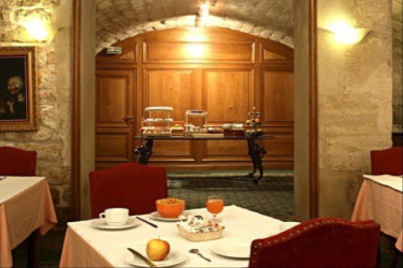 Serotel Lutece