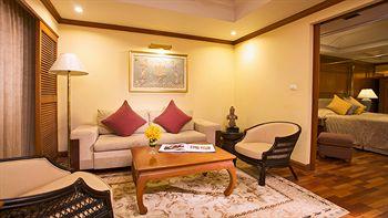 President Solitaire Hotel and Spa