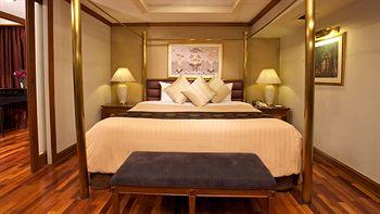 President Solitaire Hotel and Spa